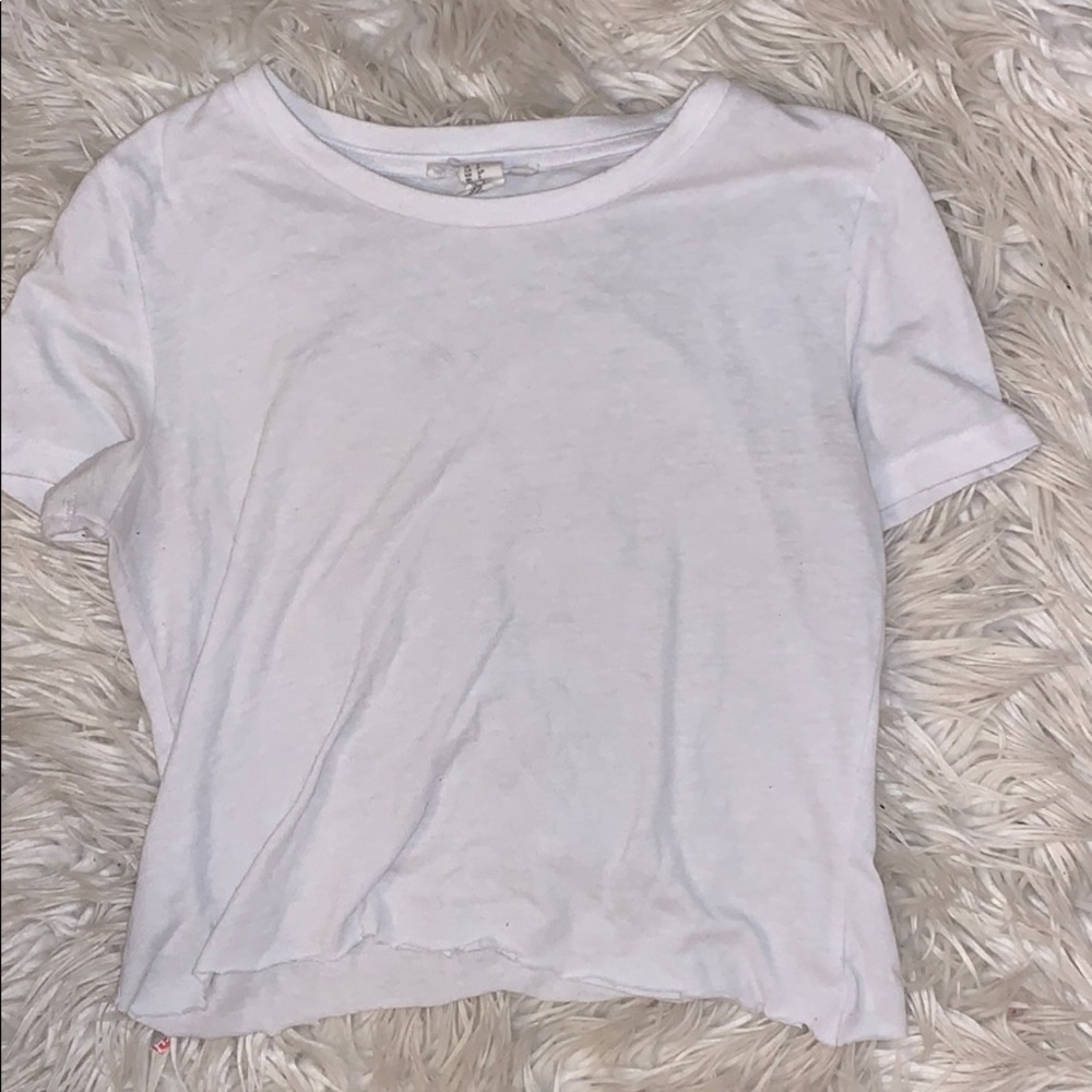 WHITE RAW HEM CROP TOP